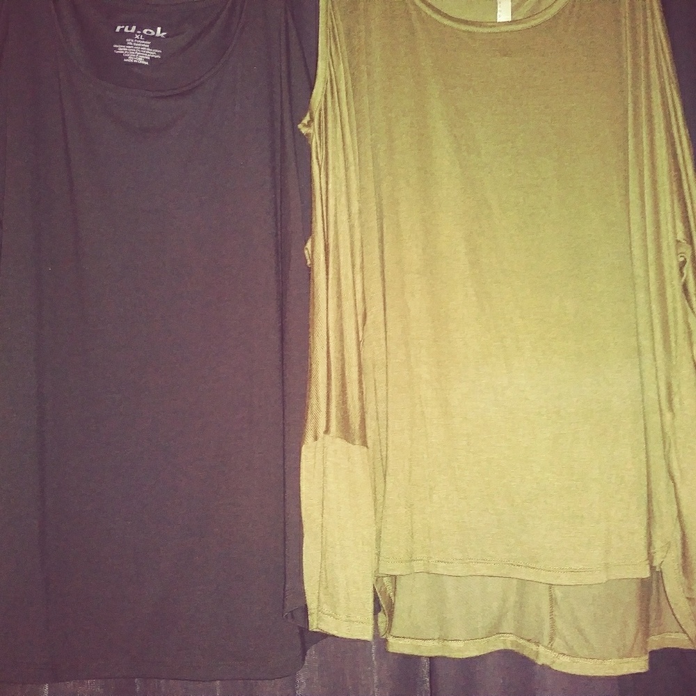 Cold shoulder top bundle